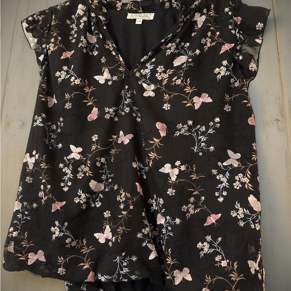 Blousology butterfly print top with stretch elastic bottom - Picture 1 of 3